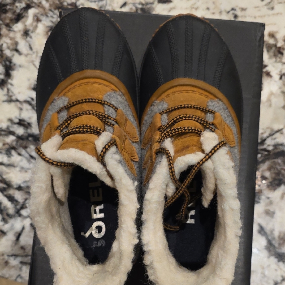 Sorel Tan and Black Out 'N About Boots - Picture 6 of 7